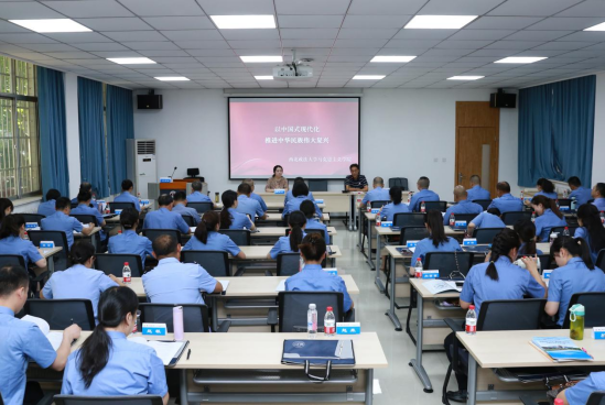 学思践悟二十大，凝心聚力新征程专题培训班在我校顺利开班